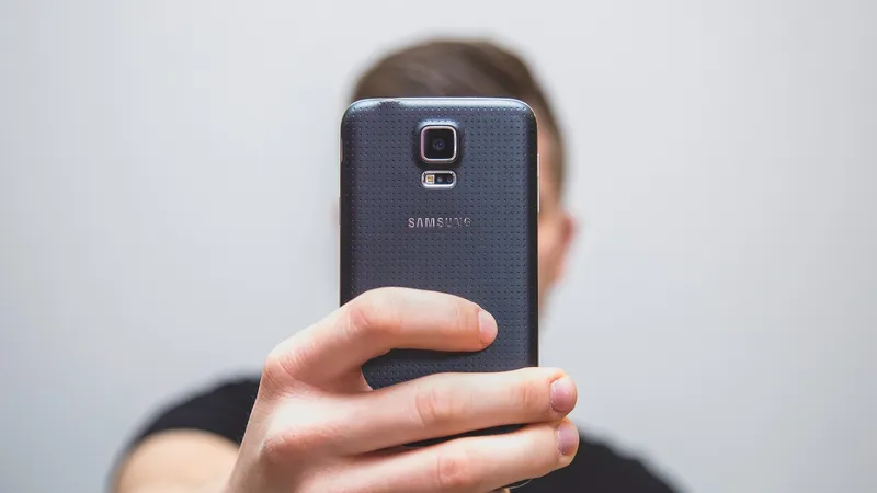 О новой уловке мошенников предупредили казахстанцев