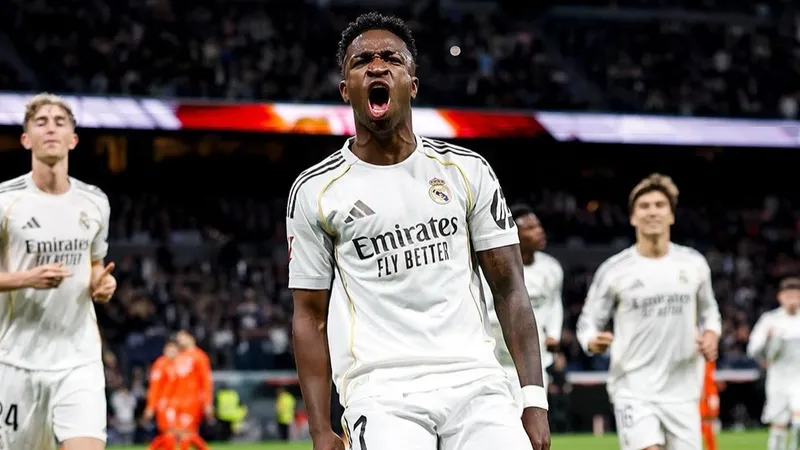 Звезда "Реала" назвал фаворитов предстоящего ЧМ-2026 по футболу