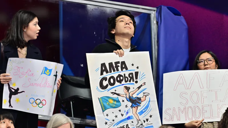 Самоделкина, Петросян и другие фигуристки мира показали короткую программу в Милане