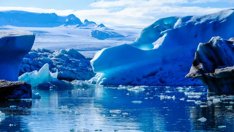 80 млрд долларов или изменение карты мира: ученые бьют тревогу из-за ледника "Судного дня"