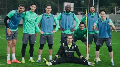 Футбол Победа Ахмат, фото - Новости Zakon.kz от 18.02.2026 16:45