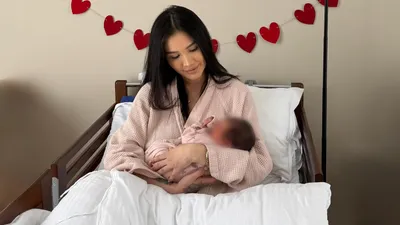 Айжан Байзакова с новорожденной дочкой, фото - Новости Zakon.kz от 18.02.2026 15:56