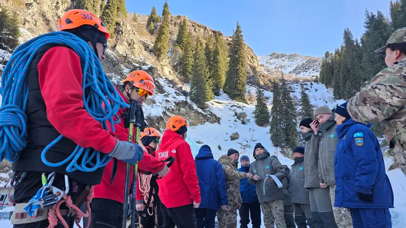 Алматы, лавины, спуск лавин, спасатели, фото - Новости Zakon.kz от 19.02.2026 16:43
