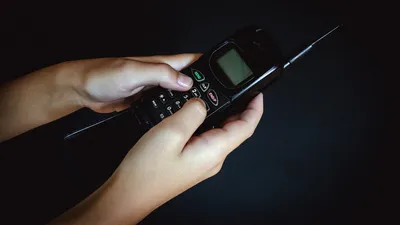 мужчина звонит, фото - Новости Zakon.kz от 19.02.2026 17:58