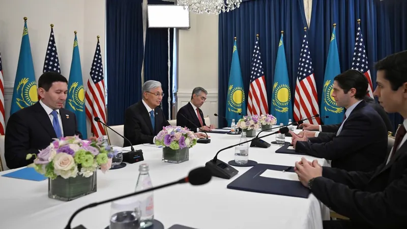 встреча с президентом, фото - Новости Zakon.kz от 20.02.2026 01:34