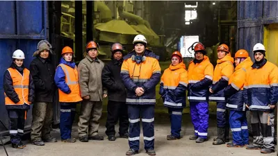 Рабочие завода в ВКО, фото - Новости Zakon.kz от 20.02.2026 19:39