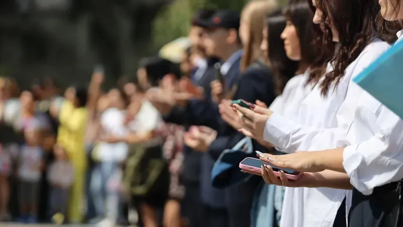 Учительский "иммунитет" и запрет на смартфоны учеников: что еще включает школьная реформа