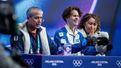 тренер Алексей Урманов, фигурист Михаил Шайдоров, главный тренер сборной Казахстана по фигурному катанию Асем Касанова, фото - Новости Zakon.kz от 20.02.2026 14:29