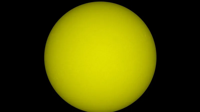 "Смайлик" на Солнце и другие пятна пропали – ученые