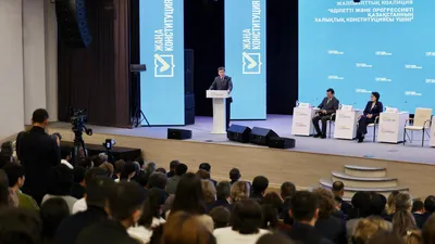 Кошанов выступает, фото - Новости Zakon.kz от 23.02.2026 18:40