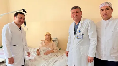 Долгожительнице из Туркестанской области сделали операцию, фото - Новости Zakon.kz от 24.02.2026 01:43