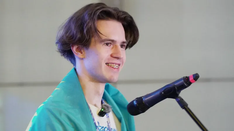 Михаила Шайдорова торжественно встретили в аэропорту Астаны