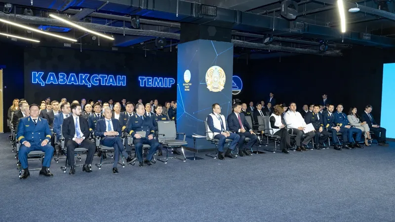 новая конституция, фото - Новости Zakon.kz от 24.02.2026 19:55