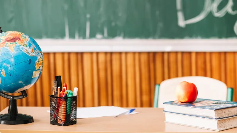 Лицензия истекла, школа закрыта: как 155 детей Караганды остались без обучения