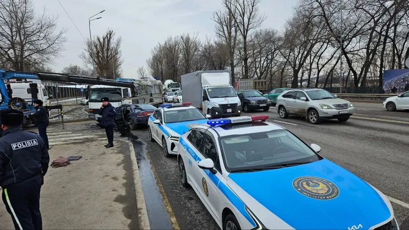 ДТП в Алматы, фото - Новости Zakon.kz от 24.02.2026 12:22