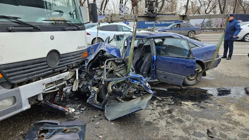 ДТП в Алматы, фото - Новости Zakon.kz от 24.02.2026 12:22
