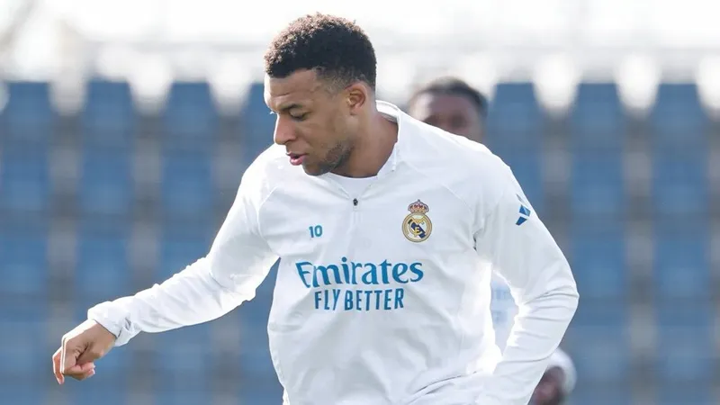 Мбаппе может пропустить матч с "Бенфикой" и еще две игры в Ла Лиге