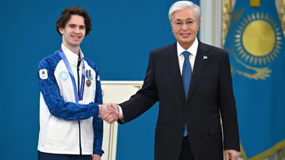 Шайдоров, Токаев, награждение, фото - Новости Zakon.kz от 25.02.2026 15:16