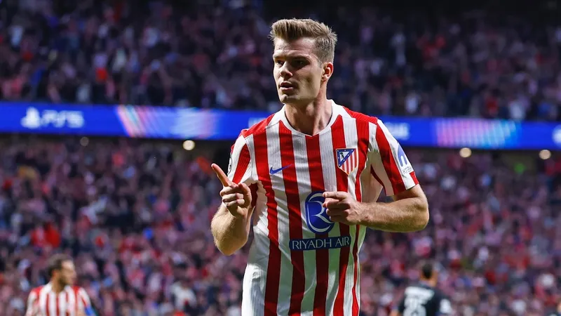 Хет-трик Серлота помог "Атлетико" пробиться в 1/8 финала Лиги чемпионов