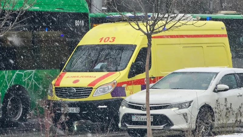 Житель Алматы попал в реанимацию после напитка из киоска быстрого питания