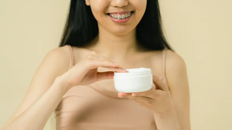 Почему кожа "устает" от косметики