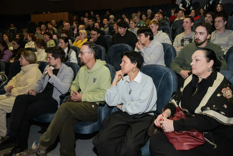 работники театра Сац, фото - Новости Zakon.kz от 26.02.2026 16:33