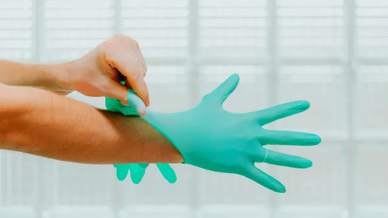 Утром деньги – вечером зубы: миллиарды тенге ежедневно платят врачам казахстанцы