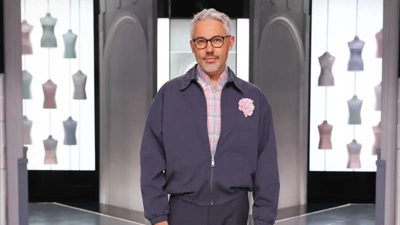 Ярко, смело, многослойно: стилист показал, как создавать смелые весенние образы