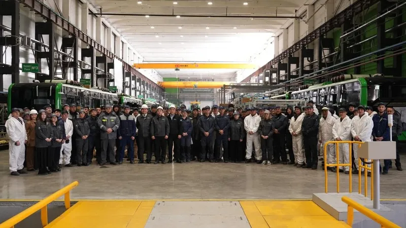 Более 70 трудовых коллективов предприятий Карагандинской области поддержали проект новой Конституции