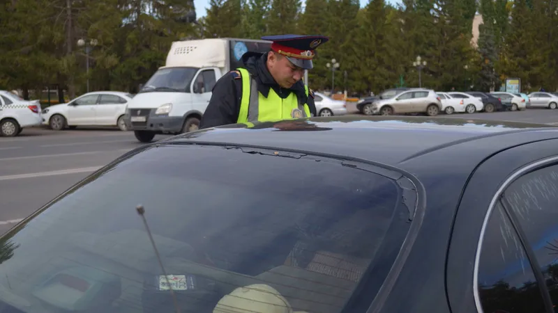 Борьбу с неправильной парковкой усилила полиция Алматы