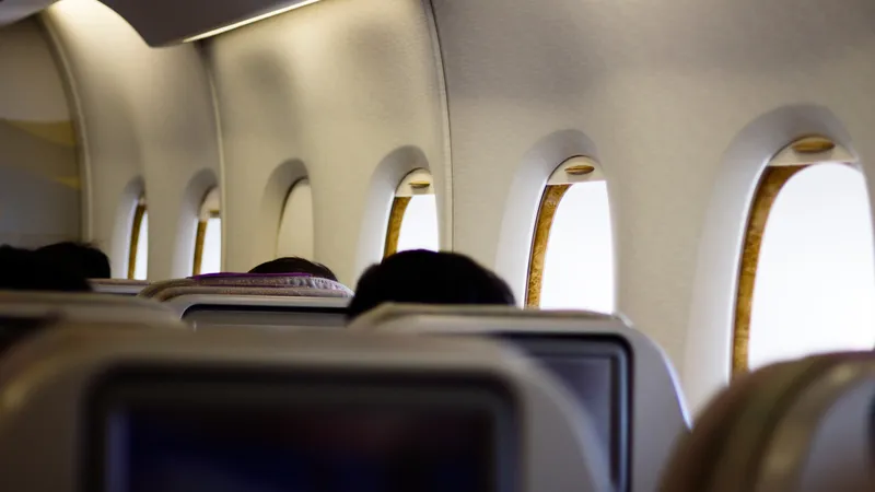 Долгий рейс без вреда для вен: простые правила от врача