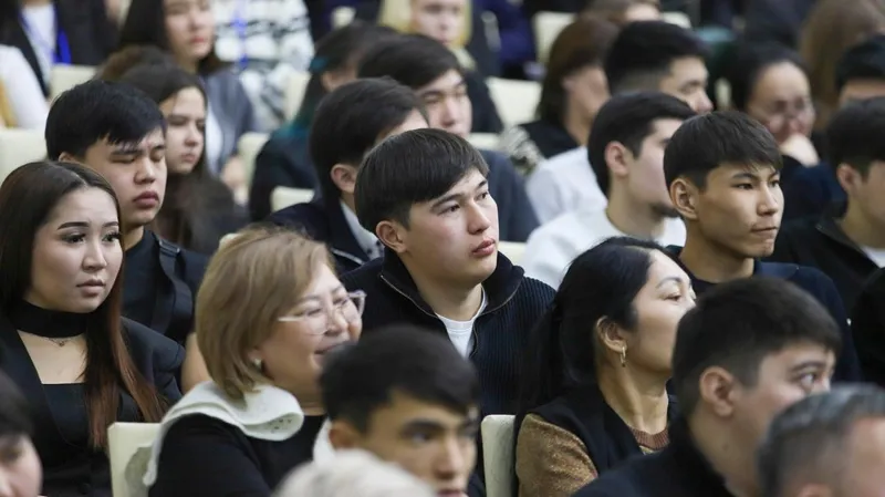 обсуждение новой Конституции, фото - Новости Zakon.kz от 02.03.2026 13:52