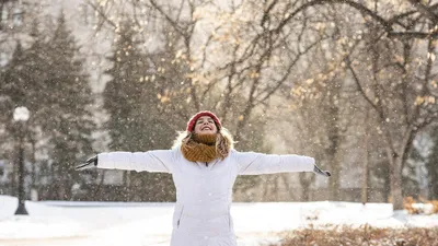 девушка, снегопад, солнце, фото - Новости Zakon.kz от 02.03.2026 11:04