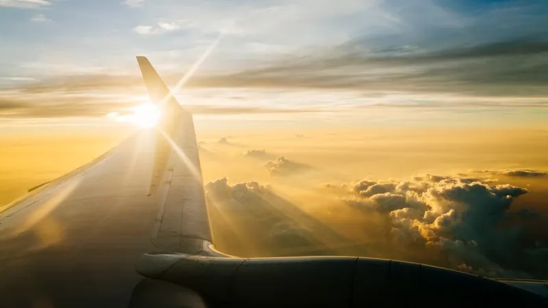 Срочная эвакуация: объявлены вывозные рейсы из Дубая в Алматы и Астану