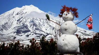 гора, снеговик, фото - Новости Zakon.kz от 02.03.2026 15:48