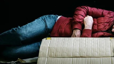 в Актобе бездомных спасают от морозной смерти, фото - Новости Zakon.kz от 02.03.2026 22:19