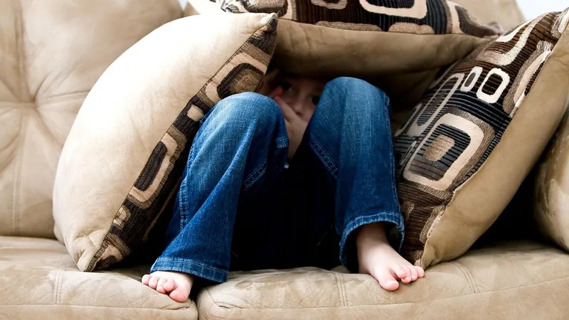 Били палкой: сотрудников коррекционного центра обвиняют в издевательствах над особенными детьми в Алматы