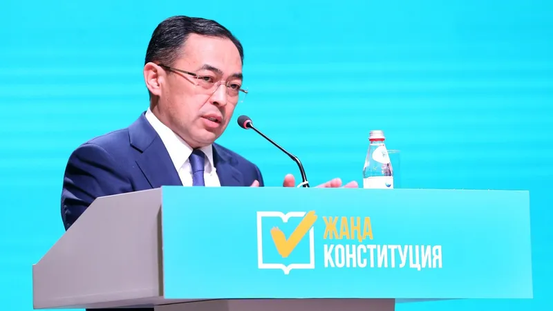 Арман Кырыкбаев назвал президента главным автором новой Конституции