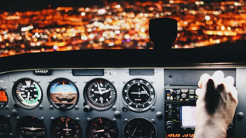 Из-за усталости пилота граждане Великобритании не смогли покинуть Оман