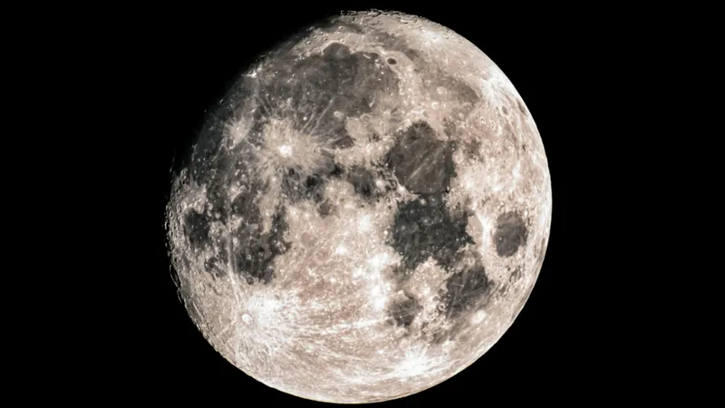 Сенсация на Луне: найдено место, где могут жить люди