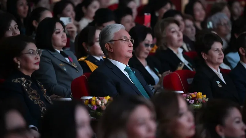 Токаев вместе с казахстанцами посмотрел концерт в "Астана Опера"