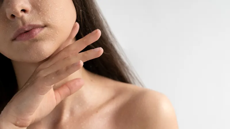 Как отличить сухую кожу от обезвоженной, рассказала дерматолог