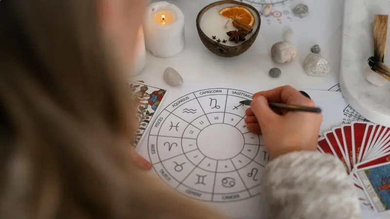 Неделя звездных возможностей: кому гороскоп сулит успех, любовь и неожиданные повороты