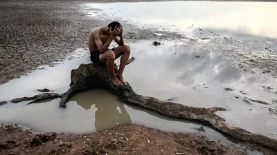 Мужчина, вода, наводнение, фото - Новости Zakon.kz от 09.03.2026 05:59