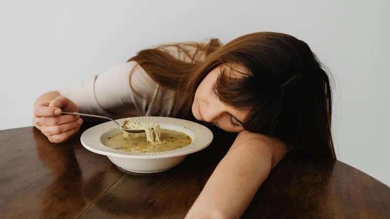 Почему после обеда клонит в сон