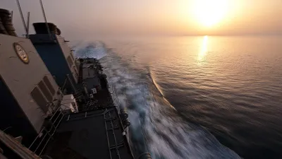 Судно в Ормузском проливе , фото - Новости Zakon.kz от 11.03.2026 06:58