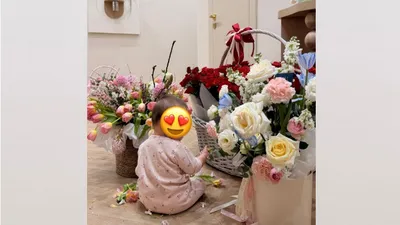 Абдукеримова показала младшую дочь в окружении цветов после 8 марта, фото - Новости Zakon.kz от 10.03.2026 21:06