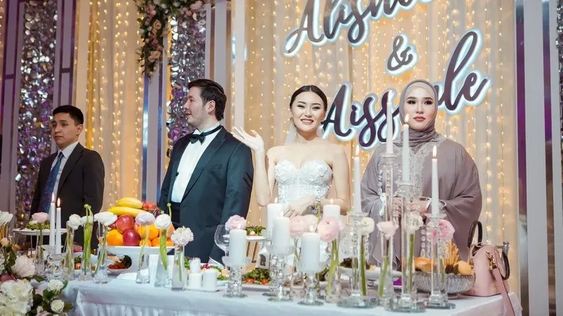 Айсауле Бакытбек показала фотографии со своей свадьбы спустя 7 лет