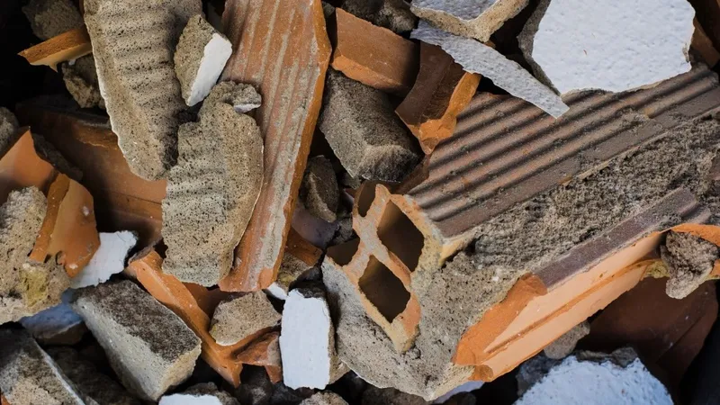 Крыша обрушилась в аварийном доме Костаная