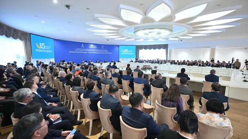 Маулен Ашимбаев: Новая Конституция дает четкие ответы на стратегические вопросы